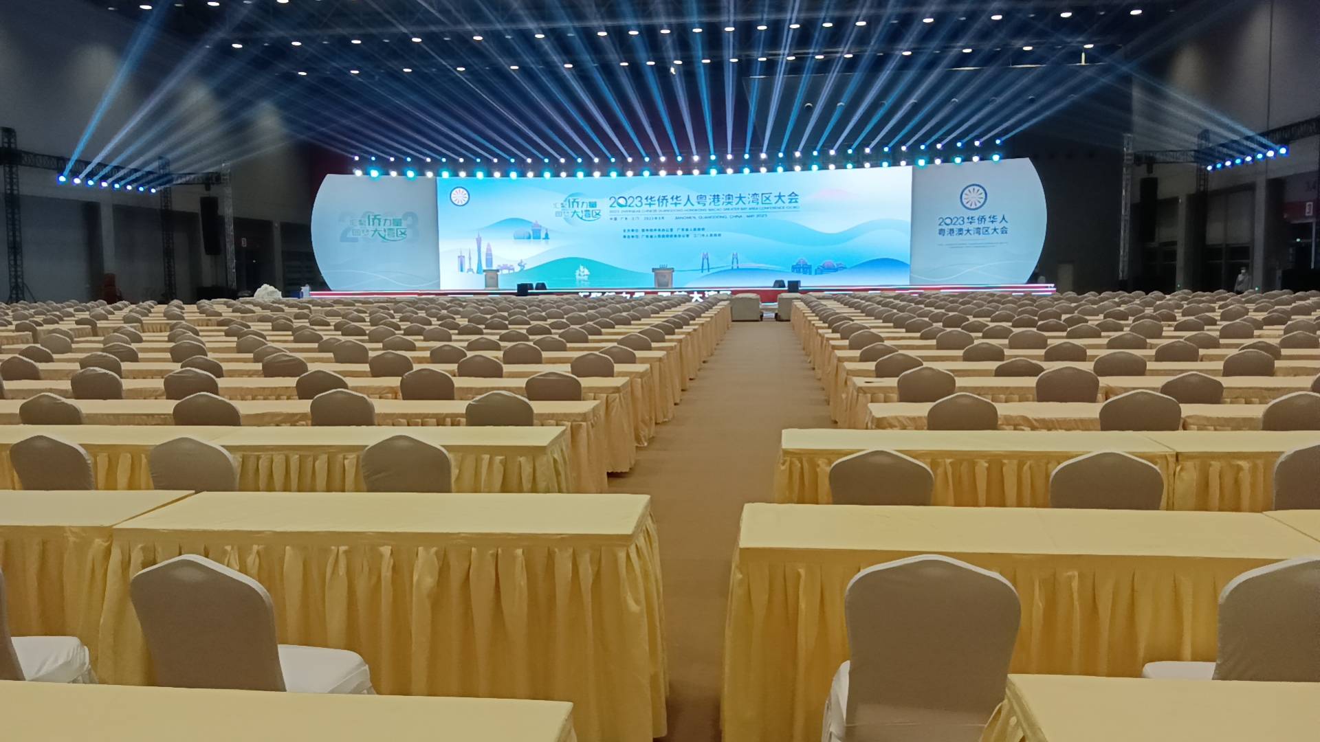 ：专业户外装备厂家提供帐篷、桌椅等租赁设备一站式解决方案ag